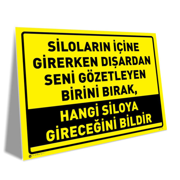 Siloların İçine Girerken Seni Gözetleyen Birini Bırak