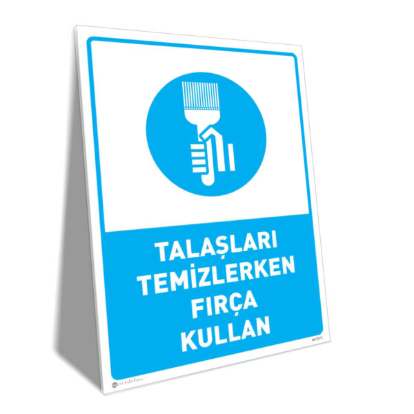 Talaşları Temizlerken Fırça Kullan