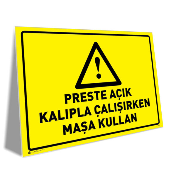 Preste Açık Kalıpla Çalışırken Maşa Kullan